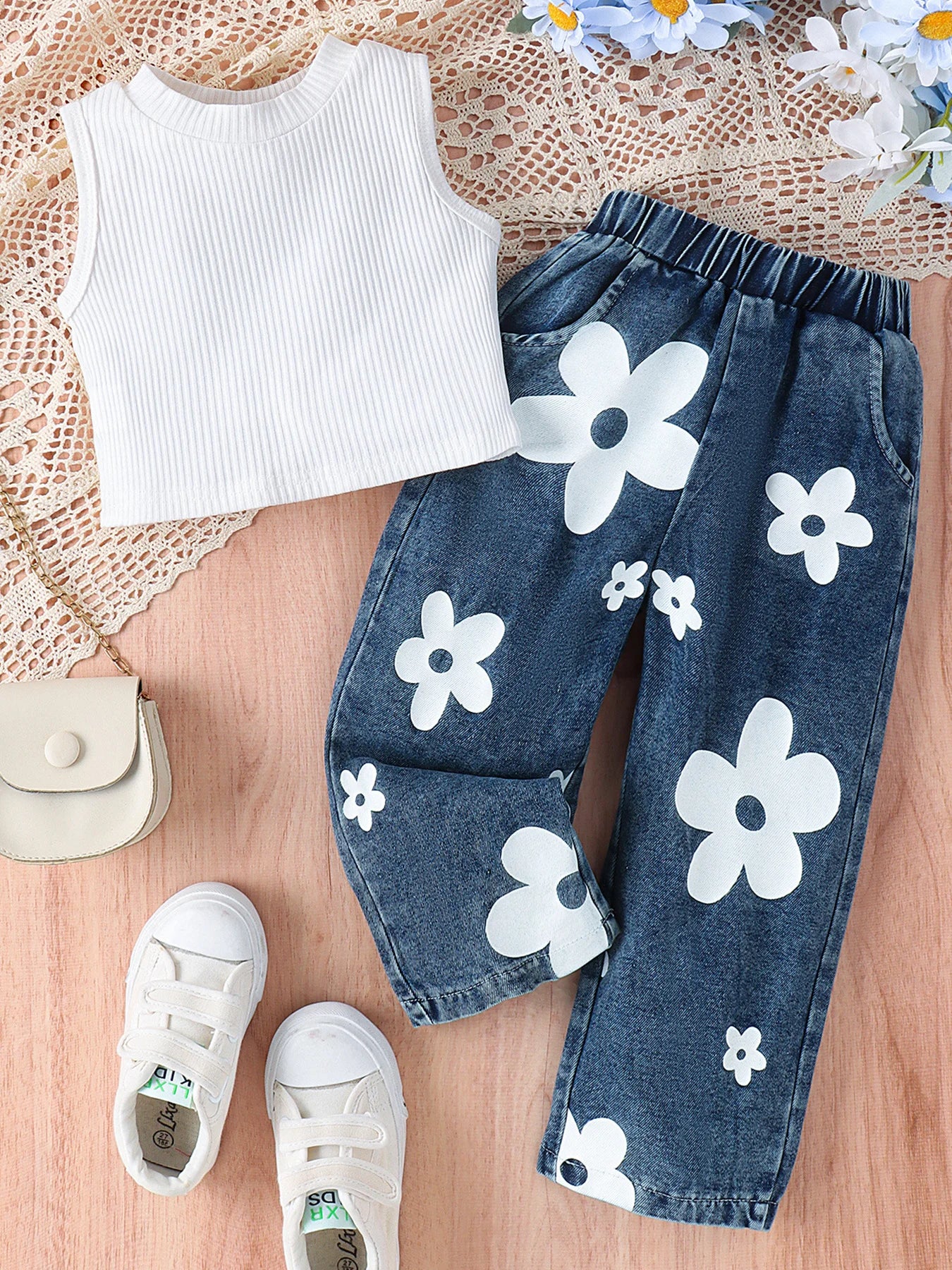 Solid Color Tank Top & Trendy Printed Jeans